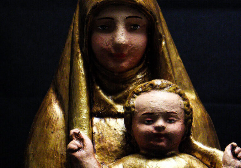 Vierge dorée