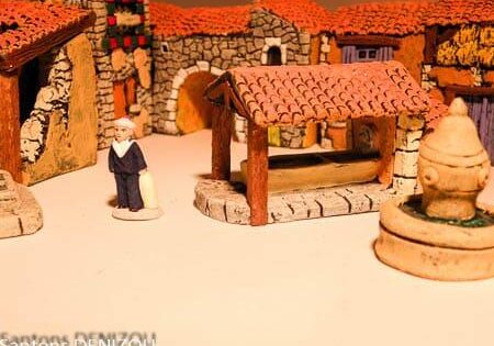 Santon Decor Puce Village